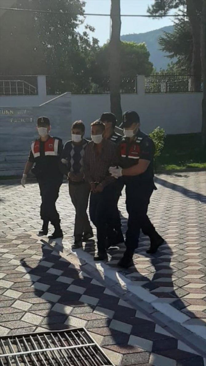 Bilecik'te kablo hırsızlığı yaptıkları iddia edilen 6 kişi gözaltına alındı