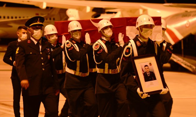 Giresun'daki selde şehit düşen Uzman Çavuş Onur Kıran'ın cenazesi Çanakkale'ye getirildi