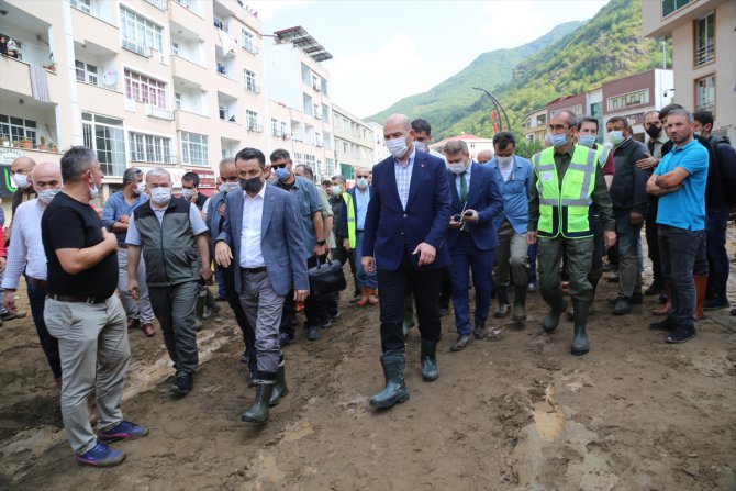 İçişleri Bakanı Soylu Giresun'daki sel felaketi bölgesinde: