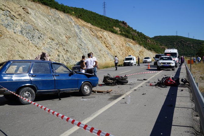 Kütahya'da otomobil ile motosiklet çarpıştı: 2 ölü, 2 yaralı