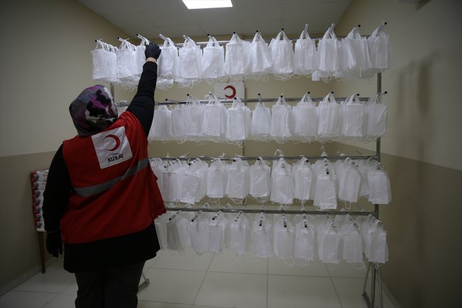 Türk Kızılay Toplum Merkezleri'nin maske üretimi 1 milyonu geçti