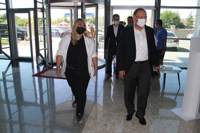 AK Parti Genel Başkan Yardımcısı Özhaseki'den Kayserispor'a ziyaret