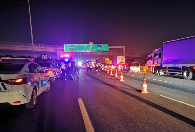 Kocaeli'nde zincirleme trafik kazası: 3 ölü, 2 yaralı