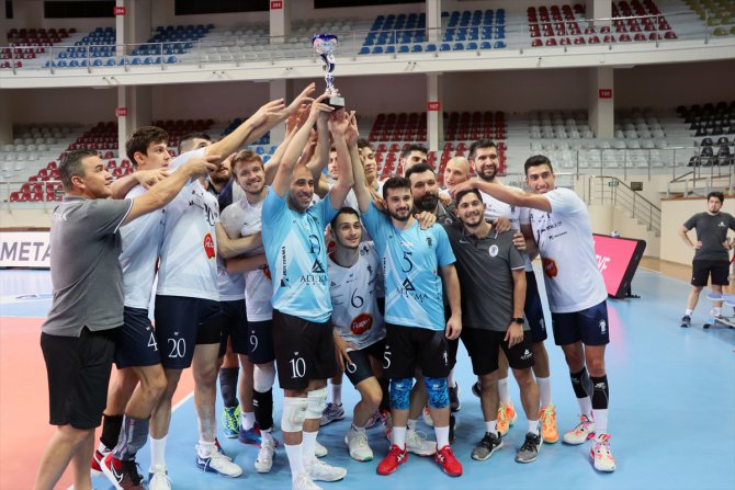 6. Simya Metal TSYD İzmir Voleybol Turnuvası’nı Arkas Spor kazandı