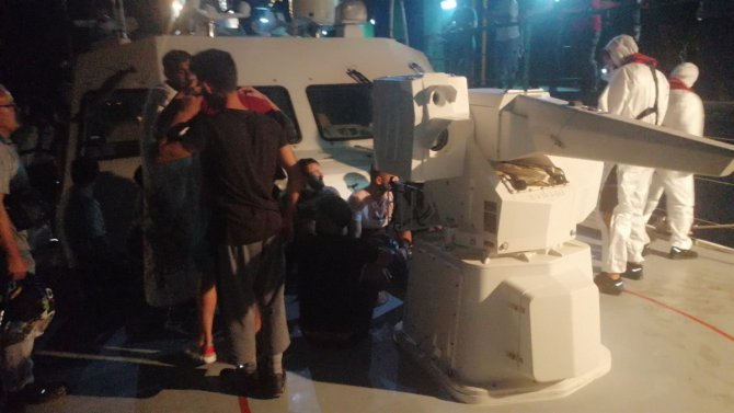 Datça açıklarında batan teknedeki 19 kişi kurtarıldı