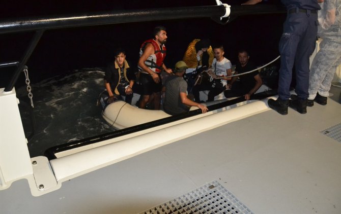 Muğla'da Türk kara sularına itilen 7 sığınmacı kurtarıldı