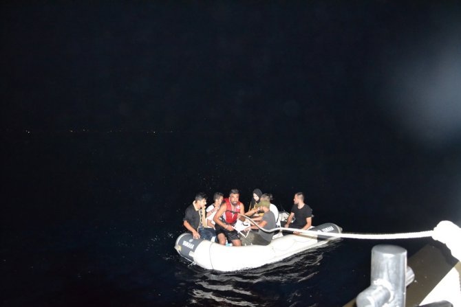 Muğla'da Türk kara sularına itilen 7 sığınmacı kurtarıldı