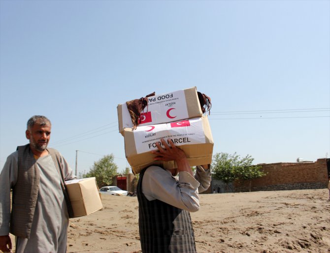 Afganistan'daki selzedelere ilk yardım Türk Kızılaydan