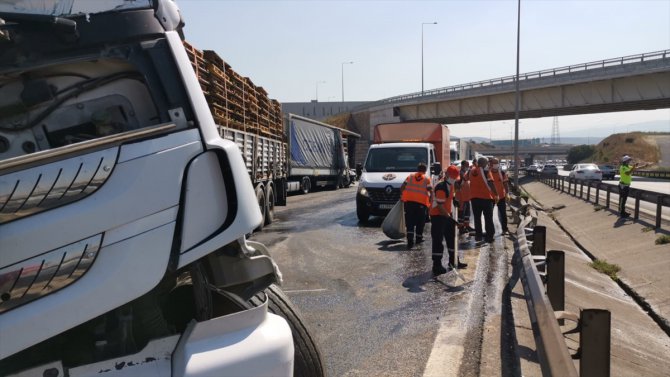 Anadolu Otoyolu'ndaki zincirleme kaza trafiği aksattı