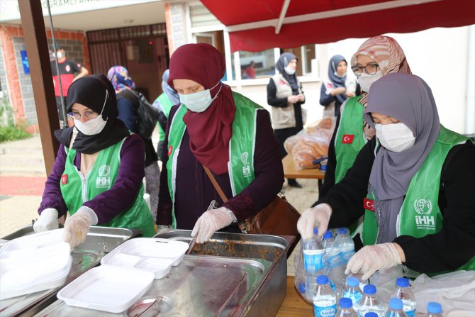 İHH Giresun'da sel bölgesindeki afetzedelerin ihtiyaçlarını karşılıyor