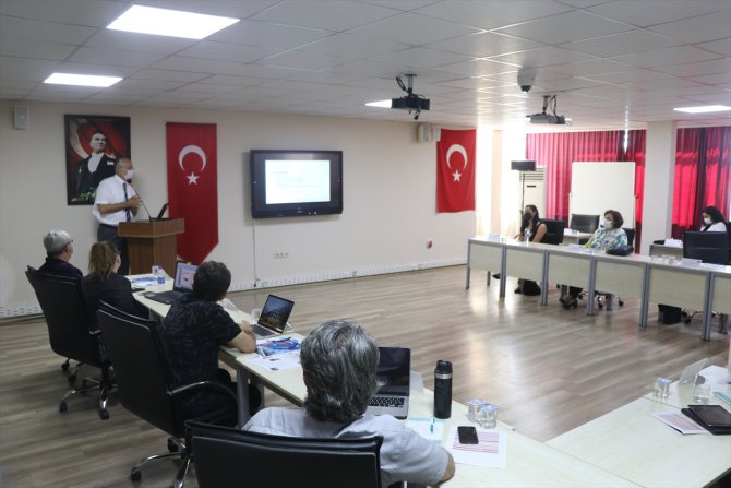 Türkiye'nin Kovid-19 ile mücadelesine Türk Konseyi Sağlık Bilim Kurulu üyelerinden övgü