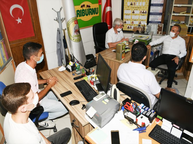 AK Parti Grup Başkanvekili Bülent Turan bal üreticileriyle bir araya geldi: