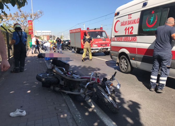 Bursa'da kamyonun çarptığı motosikletteki 3 kişi öldü