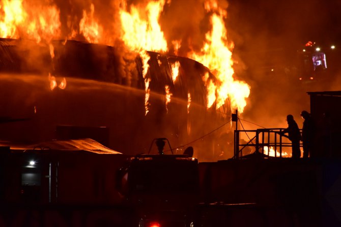 GÜNCELLEME - Gaziantep'teki fabrika yangınına müdahale sürüyor