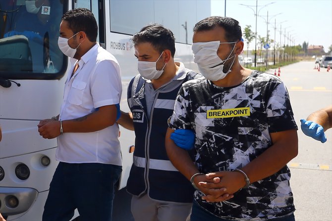 Konya'da kamu kurumları ve iş insanlarını dolandırdığı iddia edilen çete çökertildi