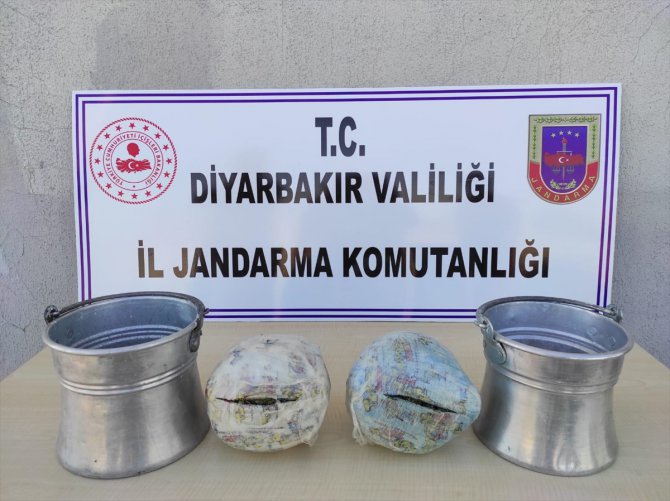Diyarbakır'da yoğurt bakraçlarına saklanan uyuşturucu ele geçirildi