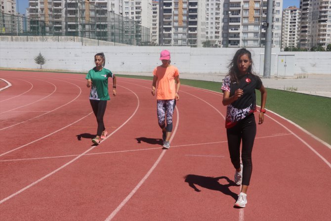 Genç yürüyüşçü olimpiyat hayali için çalışıyor