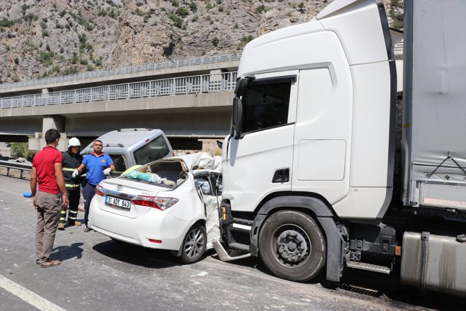 Adana'da zincirleme trafik kazası: 1 ölü, 3 yaralı