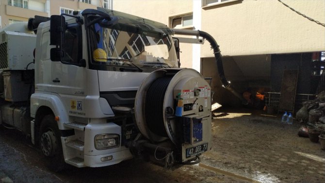 Konya selden etkilenen Giresun'a kanal açma araçları gönderdi