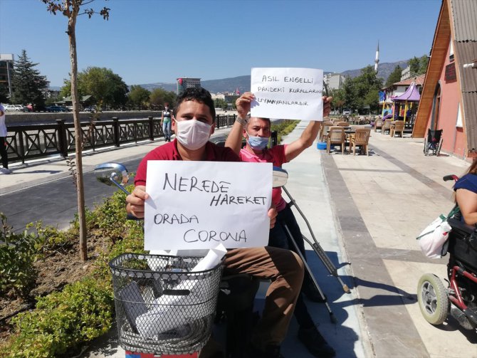 Tokat'ta engelliler koronavirüs tedbirlerine uymayanları protesto etti