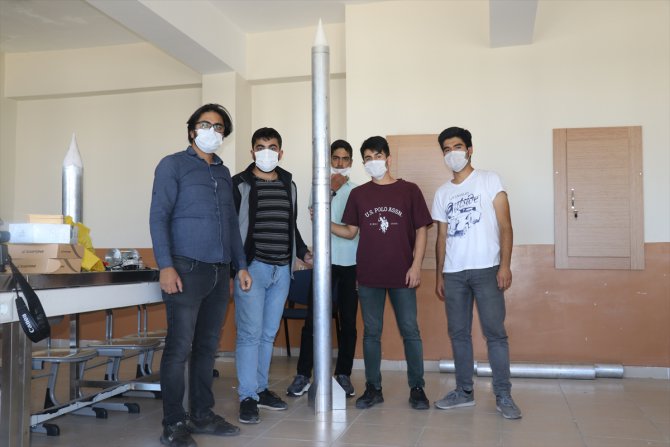 Ağrılı lise öğrencileri tasarladıkları roketle TEKNOFEST'e hazırlanıyor