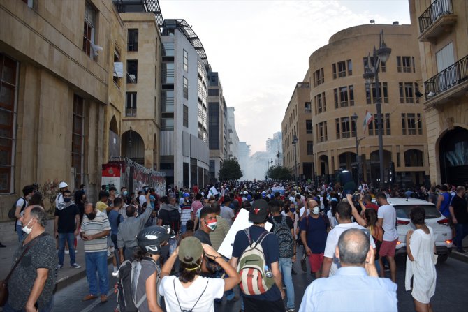 Beyrut'ta güvenlik güçleri protestoculara müdahale etti