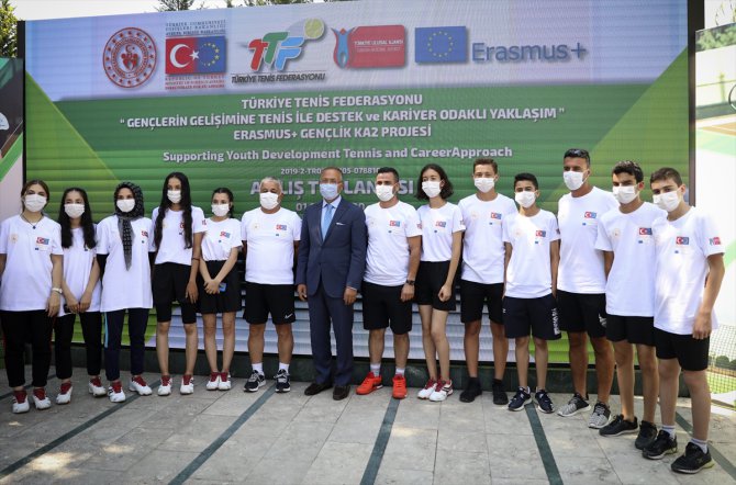 "Gençlerin Gelişimine Tenis ile Destek ve Kariyer Odaklı Yaklaşım" Erasmus Projesi tanıtıldı