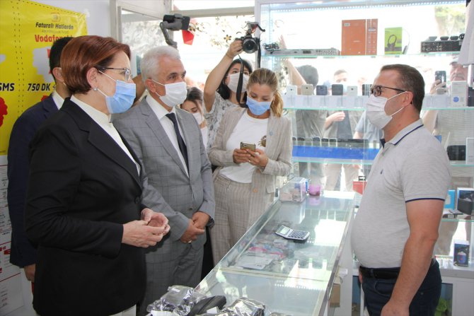 İYİ Parti Genel Başkanı Akşener, Kütahya'da esnafı ziyaret etti