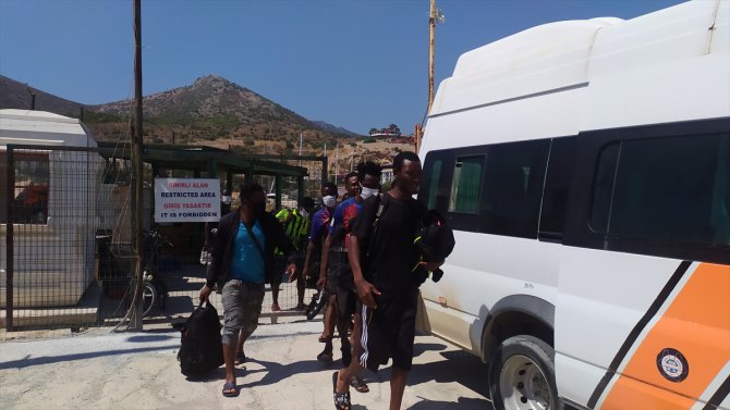 Muğla'da Türk kara sularına geri itilen 41 düzensiz göçmen kurtarıldı