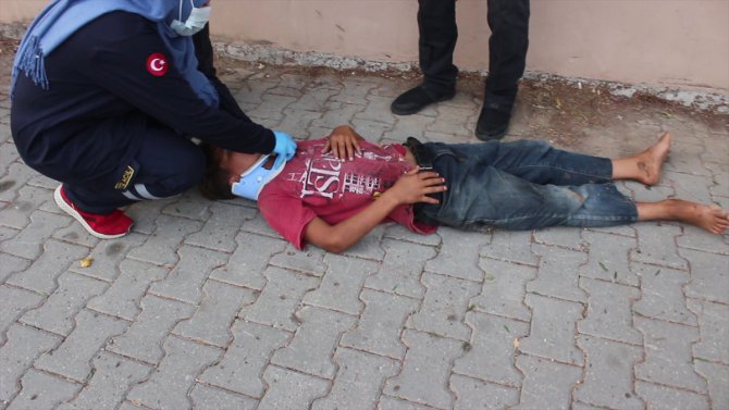 Adana'da 10 yaşındaki çocuğu sopayla döven kişi gözaltına alındı