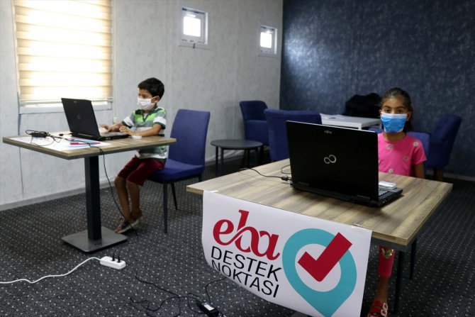 Depremzede çocuklar için konteyner kentte EBA Destek Merkezi açıldı