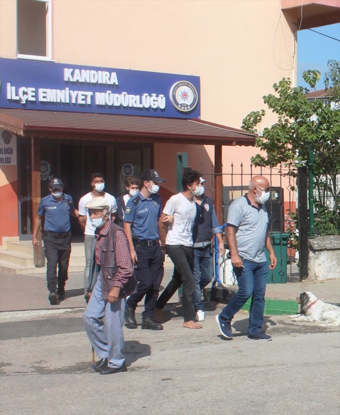 Kandıra'da devriye görevi yapan polis ekibine saldıran 4 şüpheli yakalandı