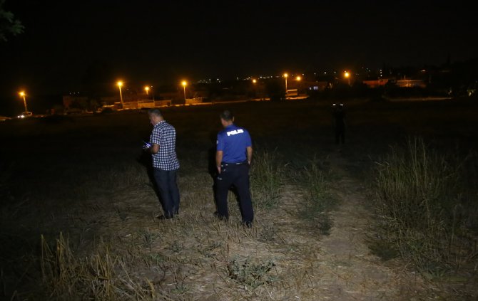 Adana'da gasp şüphelisi çalılık alanda yakalandı