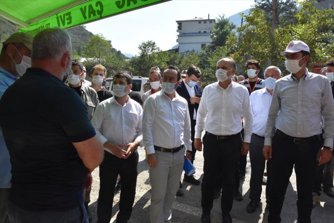 Çevre ve Şehircilik Bakanı Kurum, selden etkilenen Çaldağ köyünde inceleme yaptı