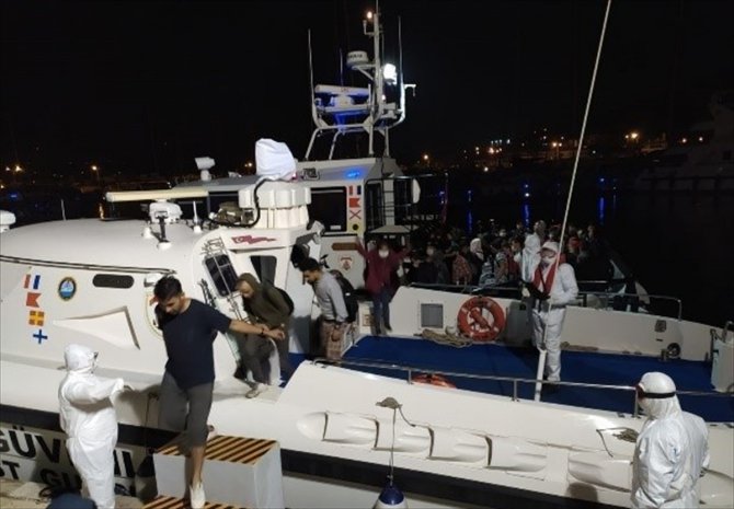İzmir'de 179 sığınmacı kurtarıldı