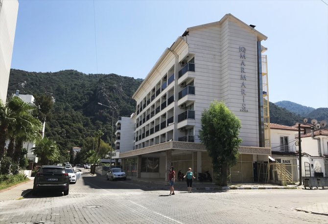 Marmaris'te işletme ruhsatı olmadığı iddia edilen otel mühürlendi