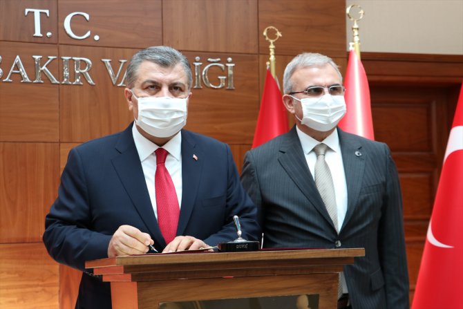 Bakan Koca Diyarbakır'da koronavirüs önlemleri ve sağlık yatırımlarını görüştü: