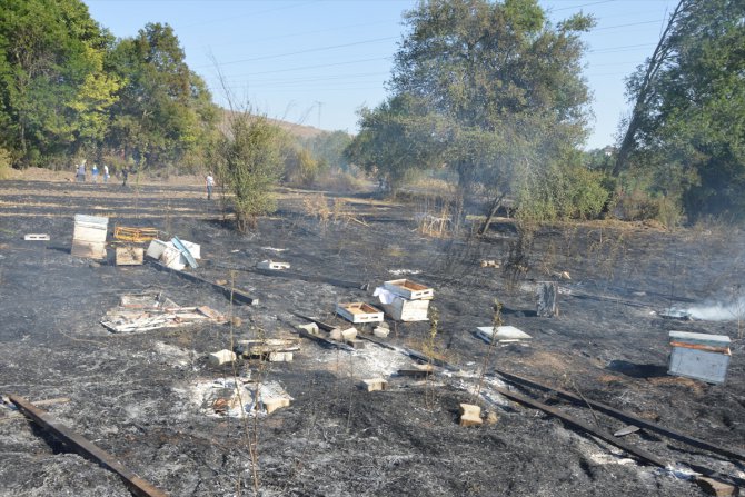 Samsun'da anız yangınının sıçraması sonucu ahır, samanlık ve garaj yandı