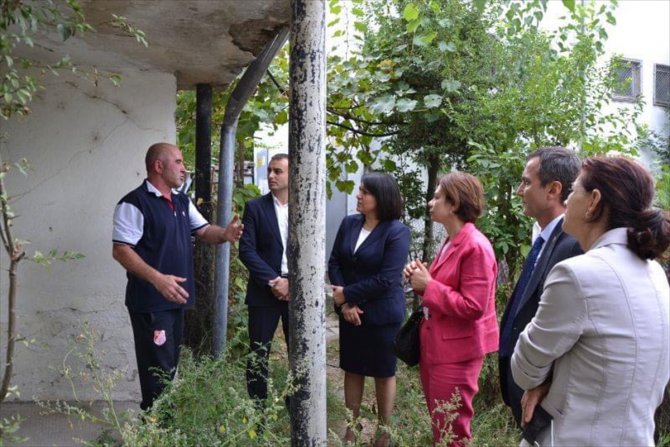 Türkiye'nin Sofya Büyükelçisi Aylin Sekizkök, Naim Süleymanoğlu'nun annesini ziyaret etti
