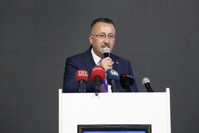 AK Partili Yavuz Sakarya'da ilçe kongrelerinde konuştu: