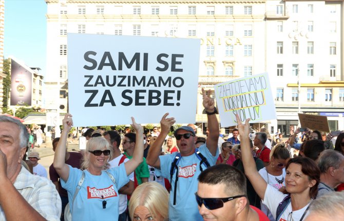 Hırvatistan'da Kovid-19 önlemlerine karşı "Özgürlük Festivali" düzenlendi