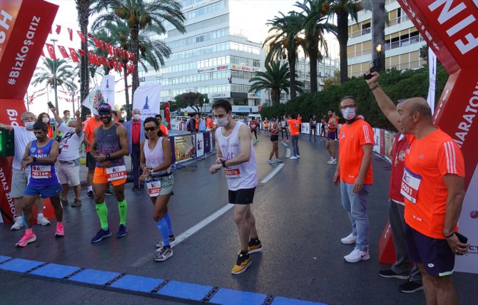 9 Eylül İzmir Yarı Maratonu koşuldu