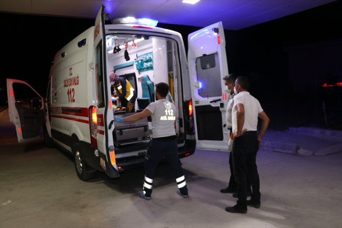 Burdur'da 3 otomobil çarpıştı: 1'i ağır 4 yaralı