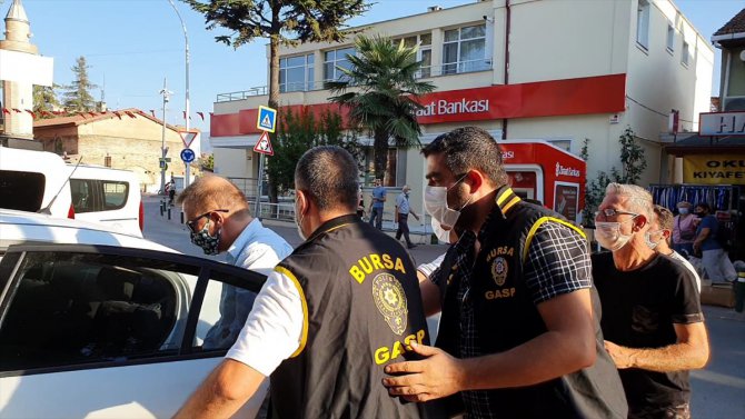 Bursa'da bir gazeteci rüşvet ve şantaj iddiasıyla gözaltına alındı