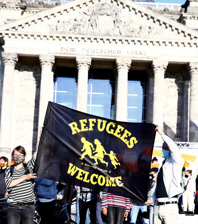 Yunanistan'daki mülteci kampında kötü yaşam koşulları Berlin'de protesto edildi