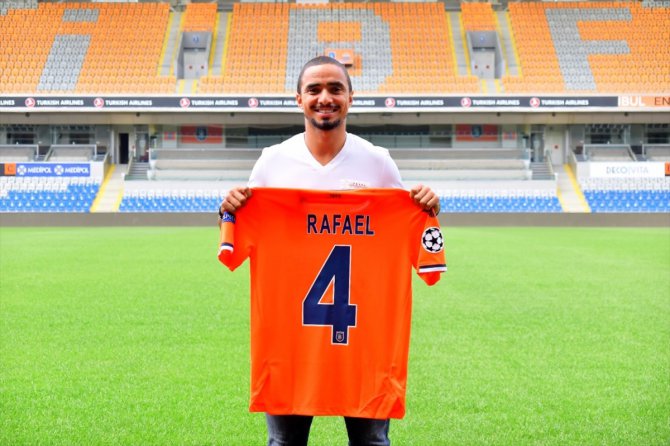 Medipol Başakşehir, Brezilyalı futbolcu Rafael'i renklerine bağladı