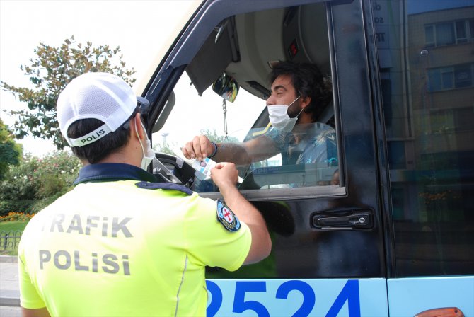 İstanbul'da, minibüslerde ayakta yolcu denetimi