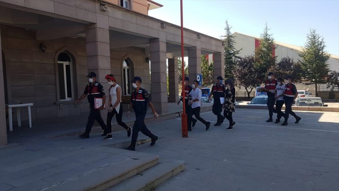 Kırşehir'de Kovid-19 dezenfektesi bahanesiyle girdikleri evi soyan zanlılar tutuklandı