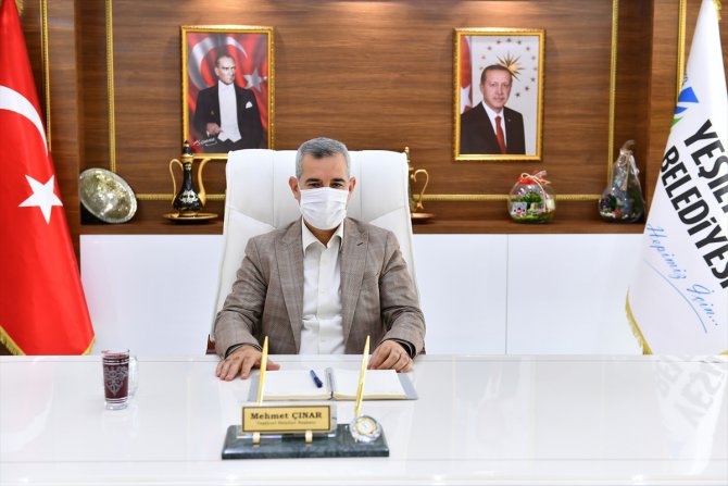 Kovid-19'u yenen Yeşilyurt Belediye Başkanı Çınar görevine döndü