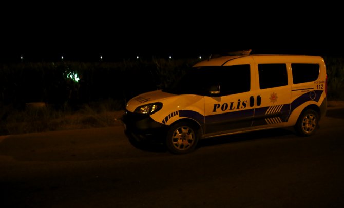 Adana'da polis mısır tarlasında şüpheli aradı